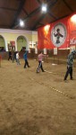 метание ножей, ,Фестиваль военного искусства казаков «Казарла» прошёл 12 декабря в Москве на базе конно-спортивного клуба «Измайлово». Десятки казаков с Дона, Кубани, Терека, Волги, из других регионов собрались тут, чтобы посостязаться в рубке, метании ножа, продемонстрировать мастерство владения кнутом. Свое умение метания ножей продемонстрировали и московские метатели. 
