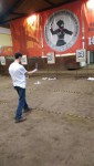 метание ножей, ,Фестиваль военного искусства казаков «Казарла» прошёл 12 декабря в Москве на базе конно-спортивного клуба «Измайлово». Десятки казаков с Дона, Кубани, Терека, Волги, из других регионов собрались тут, чтобы посостязаться в рубке, метании ножа, продемонстрировать мастерство владения кнутом. Свое умение метания ножей продемонстрировали и московские метатели. 