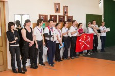 метание ножей, ,26-27 марта в Москве прошел Чемпионат Москвы по спортивному метанию ножа по правилам федерации Универсального боя. Всего было более 40 метателей.
Борьба получилась необычайно упорной, судьба сразу нескольких наград была определена при равном количестве набранных очков по последней серии. Предлагаю фотографии прошедшего турнира от Анны Кортуновой. 