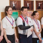 метание ножей, ,26-27 марта в Москве прошел Чемпионат Москвы по спортивному метанию ножа по правилам федерации Универсального боя. Всего было более 40 метателей.
Борьба получилась необычайно упорной, судьба сразу нескольких наград была определена при равном количестве набранных очков по последней серии. Предлагаю фотографии прошедшего турнира от Анны Кортуновой. 