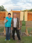 метание ножей, ,11 июня в деревне Сапегино Волоколамского района Московской области прошел интересный турнир по метанию различных предметов. Собралось 28 участников, в целом состав получился очень представительный.
Метали топоры, лопаты, ножи, гвозди, отвертки, ножницы, иглы, пластины и другие предметы. В неподвижные и качающиеся мишени.
Несколько фотографий. 