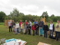 метание ножей, ,June 11 in the village Sapegino Volokolamsk district, Moscow region was interesting  tournament by throwing various objects. Gathered 29 participants, the overall composition was very personable.
Flew axes, shovels, knives, nails, screwdrivers, scissors, needles, plates and other items. Targets was fixed and swayed.
Some photos. 