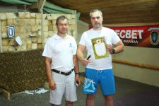 метание ножей, ,30.06.2016 Состоялся первый неоновый турнир по метанию ножа. Мероприятие проходило в полной темноте, но ножи подсвечены светодиодами, мишени освещались ультрафиолетом. 