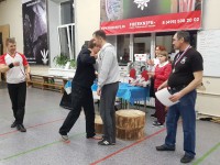 метание ножей, ,31 марта прошел ежегодный турнир памяти сотрудника спецподразделения Вымпел Героя России Дмитрия Разумовского. Благодарим наших гостей и друзей. Традиционно уже приехали коллеги из разных городов России: Рязани - Дмитрий Михеев & Co, Гусь-Хрустального Сергей Родиков - спасибо за замечательный кинжал из кварца!, Пушкино Павел Серебряков с замечательной силовой безоборокой и Санкт-Петербурга - очаровательная и талантливая Нина Горецкая - рады были видеть. Нижний Новгород - Александр Харитонов - высочайший уровень мастерства. Были новые лица из г. Калуга и, разумеется, Москва и одни из лучших представителей направления. Перечислять же клубы даже не будем, чуть позже вывесим все результаты, оцените сами. 