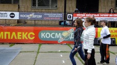 метание ножей, ,10-11 мая 2014 года в доме отдыха Космодром, недалеко от подмосковного Пушкино прошел Третий Звездный турнир по спортивному метанию ножа. 
Отличная организация: все было подготовлено отменно и соревнование доставило огромное удовольствие! А душевная атмосфера дала большой позитивный настрой участникам и зрителям!
Кроме этого, шесть стендов повысили динамику проведения соревнований . Расположение их выбрано отлично : солнце уже не будет докучать спортсменам в любое время дня.
Огромное спасибо за праздник ! 