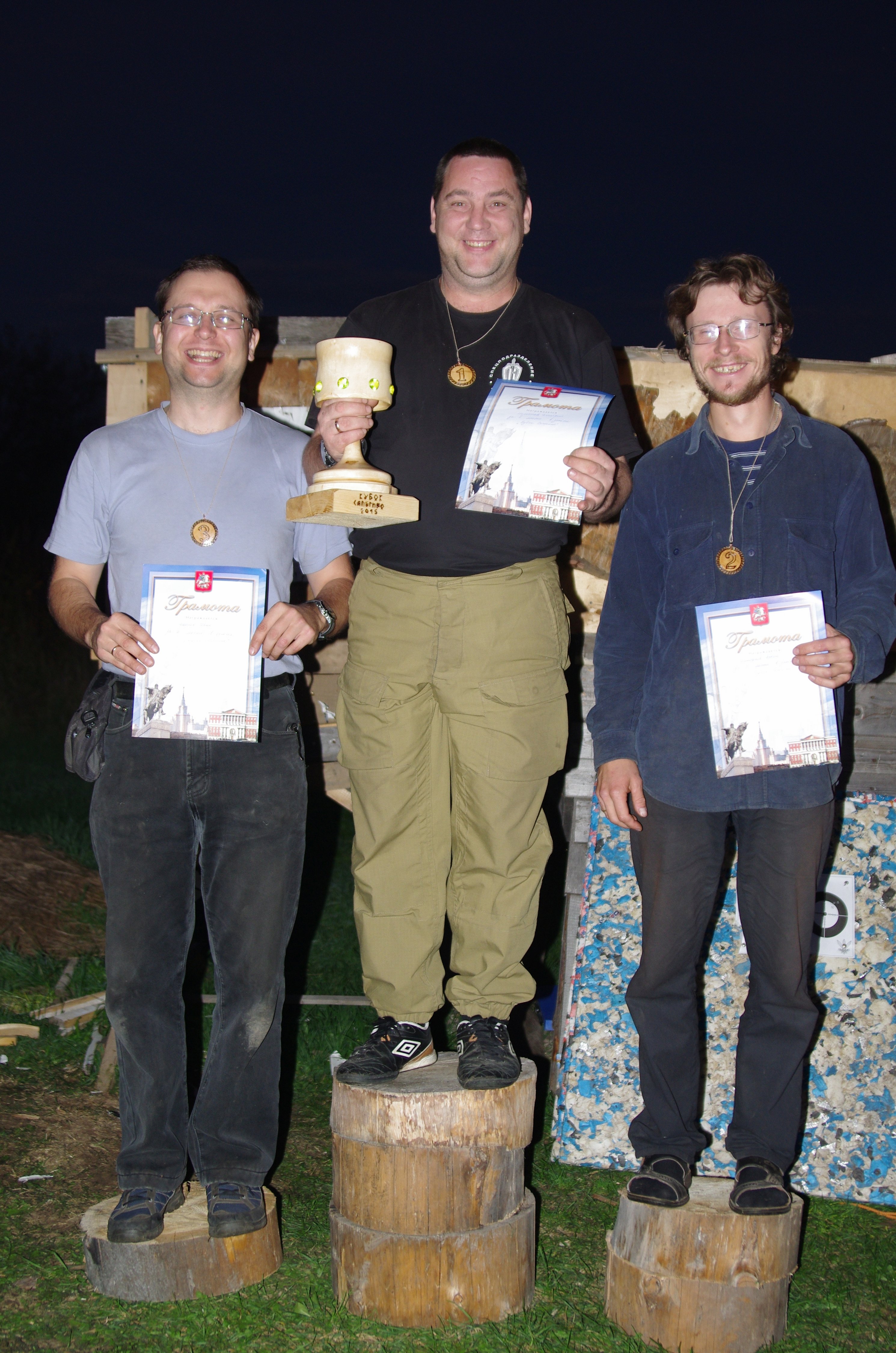 метание ножей, ,September 19, 2015 in the village of Sapegino (Moscow region, Volokolamsk district) held a friendly tournament of a throwing various objects. The program of events included throwing a knife, an ax and a shovel 3 + 4 + 5 meters, no-spin throwing 4 meters, throwing unusual objects - the giant nails, plates and unusual knives, exercise 