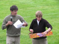 метание ножей, ,23-25 августа во французском городе Каллак прошел первый чемпионат мира по версии Европейской ассоциации метателей ножей. Это был настоящий праздник метания - съехалось более 150 участников. На центральном стадионе города стояло 12 стендов для основных упражнений и еще столько же для дополнительных. Финалы проходили в присутствии более 500 зрителей. Прекрасно организованное пространство, где и участники и зрители чувствовали себя свободно и комфортно.
Большое спасибо организаторам! 