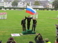 метание ножей, ,23-25 августа во французском городе Каллак прошел первый чемпионат мира по версии Европейской ассоциации метателей ножей. Это был настоящий праздник метания - съехалось более 150 участников. На центральном стадионе города стояло 12 стендов для основных упражнений и еще столько же для дополнительных. Финалы проходили в присутствии более 500 зрителей. Прекрасно организованное пространство, где и участники и зрители чувствовали себя свободно и комфортно.
Большое спасибо организаторам! 