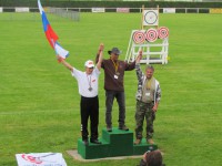 метание ножей, ,23-25 августа во французском городе Каллак прошел первый чемпионат мира по версии Европейской ассоциации метателей ножей. Это был настоящий праздник метания - съехалось более 150 участников. На центральном стадионе города стояло 12 стендов для основных упражнений и еще столько же для дополнительных. Финалы проходили в присутствии более 500 зрителей. Прекрасно организованное пространство, где и участники и зрители чувствовали себя свободно и комфортно.
Большое спасибо организаторам! 