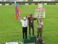 метание ножей, ,23-25 августа во французском городе Каллак прошел первый чемпионат мира по версии Европейской ассоциации метателей ножей. Это был настоящий праздник метания - съехалось более 150 участников. На центральном стадионе города стояло 12 стендов для основных упражнений и еще столько же для дополнительных. Финалы проходили в присутствии более 500 зрителей. Прекрасно организованное пространство, где и участники и зрители чувствовали себя свободно и комфортно.
Большое спасибо организаторам! 