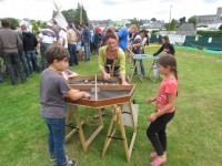 метание ножей, ,23-25 августа во французском городе Каллак прошел первый чемпионат мира по версии Европейской ассоциации метателей ножей. Это был настоящий праздник метания - съехалось более 150 участников. На центральном стадионе города стояло 12 стендов для основных упражнений и еще столько же для дополнительных. Финалы проходили в присутствии более 500 зрителей. Прекрасно организованное пространство, где и участники и зрители чувствовали себя свободно и комфортно.
Большое спасибо организаторам! 