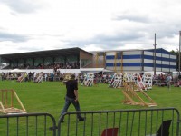 метание ножей, ,23-25 августа во французском городе Каллак прошел первый чемпионат мира по версии Европейской ассоциации метателей ножей. Это был настоящий праздник метания - съехалось более 150 участников. На центральном стадионе города стояло 12 стендов для основных упражнений и еще столько же для дополнительных. Финалы проходили в присутствии более 500 зрителей. Прекрасно организованное пространство, где и участники и зрители чувствовали себя свободно и комфортно.
Большое спасибо организаторам! 