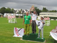 метание ножей, ,23-25 августа во французском городе Каллак прошел первый чемпионат мира по версии Европейской ассоциации метателей ножей. Это был настоящий праздник метания - съехалось более 150 участников. На центральном стадионе города стояло 12 стендов для основных упражнений и еще столько же для дополнительных. Финалы проходили в присутствии более 500 зрителей. Прекрасно организованное пространство, где и участники и зрители чувствовали себя свободно и комфортно.
Большое спасибо организаторам! 