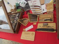 метание ножей, ,23-25 августа во французском городе Каллак прошел первый чемпионат мира по версии Европейской ассоциации метателей ножей. Это был настоящий праздник метания - съехалось более 150 участников. На центральном стадионе города стояло 12 стендов для основных упражнений и еще столько же для дополнительных. Финалы проходили в присутствии более 500 зрителей. Прекрасно организованное пространство, где и участники и зрители чувствовали себя свободно и комфортно.
Большое спасибо организаторам! 