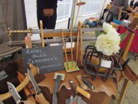 метание ножей, ,23-25 августа во французском городе Каллак прошел первый чемпионат мира по версии Европейской ассоциации метателей ножей. Это был настоящий праздник метания - съехалось более 150 участников. На центральном стадионе города стояло 12 стендов для основных упражнений и еще столько же для дополнительных. Финалы проходили в присутствии более 500 зрителей. Прекрасно организованное пространство, где и участники и зрители чувствовали себя свободно и комфортно.
Большое спасибо организаторам! 