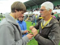 метание ножей, ,23-25 августа во французском городе Каллак прошел первый чемпионат мира по версии Европейской ассоциации метателей ножей. Это был настоящий праздник метания - съехалось более 150 участников. На центральном стадионе города стояло 12 стендов для основных упражнений и еще столько же для дополнительных. Финалы проходили в присутствии более 500 зрителей. Прекрасно организованное пространство, где и участники и зрители чувствовали себя свободно и комфортно.
Большое спасибо организаторам! 