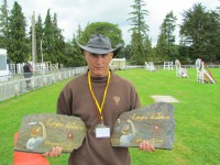 метание ножей, ,23-25 августа во французском городе Каллак прошел первый чемпионат мира по версии Европейской ассоциации метателей ножей. Это был настоящий праздник метания - съехалось более 150 участников. На центральном стадионе города стояло 12 стендов для основных упражнений и еще столько же для дополнительных. Финалы проходили в присутствии более 500 зрителей. Прекрасно организованное пространство, где и участники и зрители чувствовали себя свободно и комфортно.
Большое спасибо организаторам! 