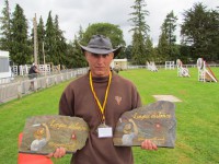 метание ножей, ,23-25 августа во французском городе Каллак прошел первый чемпионат мира по версии Европейской ассоциации метателей ножей. Это был настоящий праздник метания - съехалось более 150 участников. На центральном стадионе города стояло 12 стендов для основных упражнений и еще столько же для дополнительных. Финалы проходили в присутствии более 500 зрителей. Прекрасно организованное пространство, где и участники и зрители чувствовали себя свободно и комфортно.
Большое спасибо организаторам! 