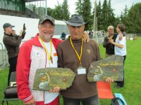 метание ножей, ,23-25 августа во французском городе Каллак прошел первый чемпионат мира по версии Европейской ассоциации метателей ножей. Это был настоящий праздник метания - съехалось более 150 участников. На центральном стадионе города стояло 12 стендов для основных упражнений и еще столько же для дополнительных. Финалы проходили в присутствии более 500 зрителей. Прекрасно организованное пространство, где и участники и зрители чувствовали себя свободно и комфортно.
Большое спасибо организаторам! 