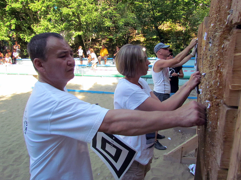 метание ножей, ,Фотографии с Чемпионата России, проходившего под Новороссийском 15-21 июля 2013 года 