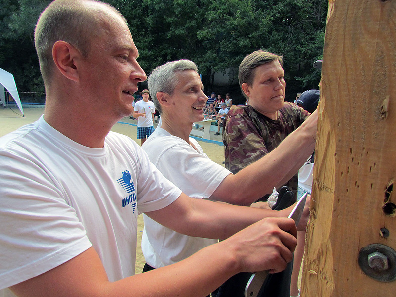 метание ножей, ,Фотографии с Чемпионата России, проходившего под Новороссийском 15-21 июля 2013 года 